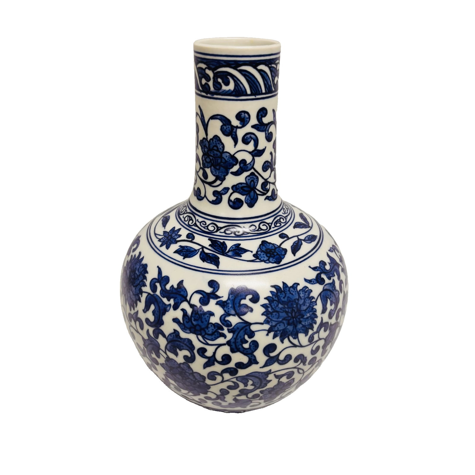 Qing Dynasty Qianlong Blue and White Garlic-Shaped Vase with Floral Design: A blue and white garlic-shaped vase with a scrolling floral design from the Qianlong period of the Qing Dynasty, measuring 150mm in diameter and 220mm in height.