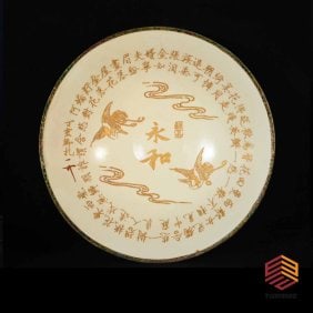 Song Dynasty Ding kiln white glaze engraving and gold crane pattern large bowl with mouth: Song Dynasty Ding kiln white glaze engraving and gold crane pattern large bowl with mouth. Purely handmade, with a reasonable layout, clear and distinct spaces, prominent themes, distinct layers, real
