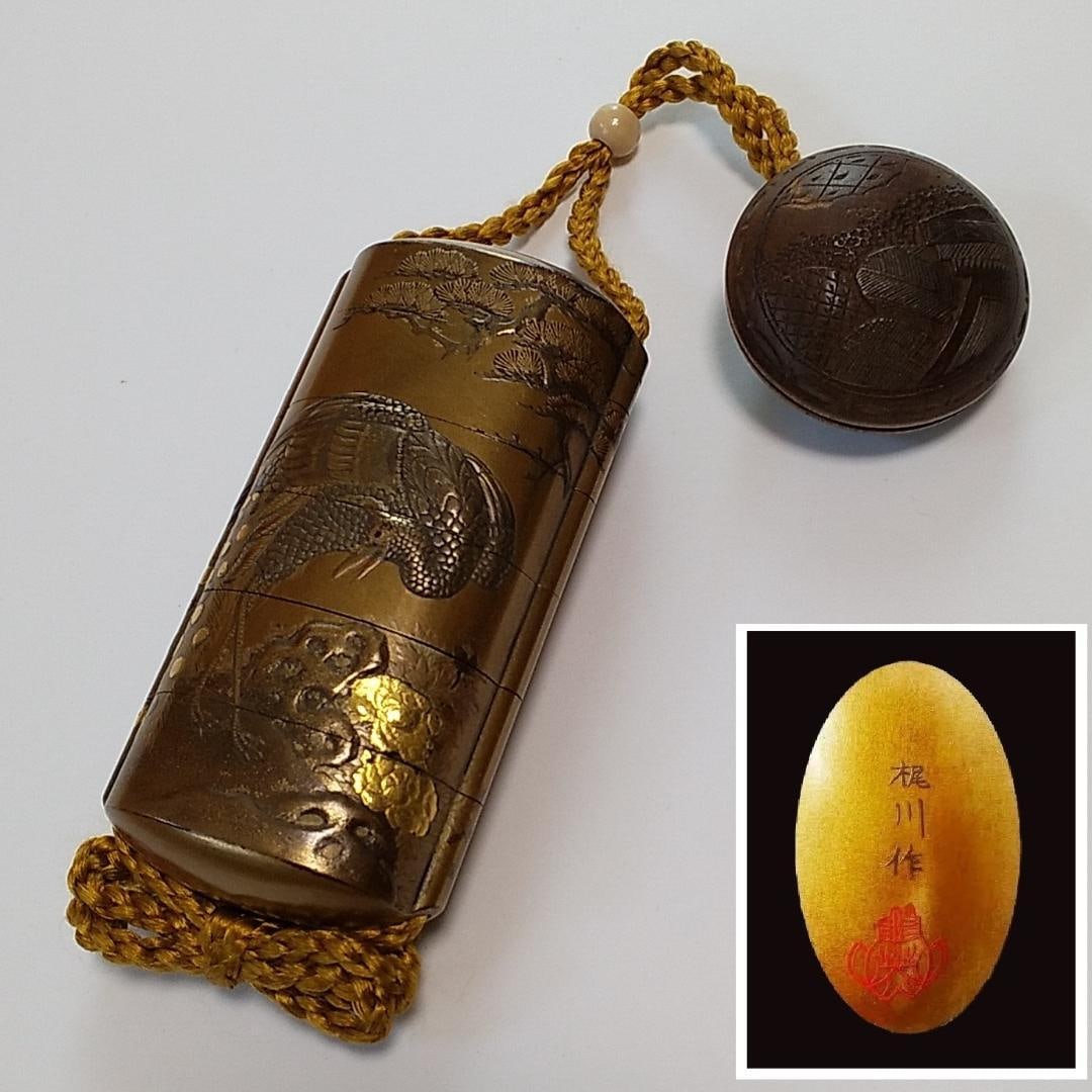 Official inro of the Tokugawa family, manufactured by Kajikawa. (1 of 17)