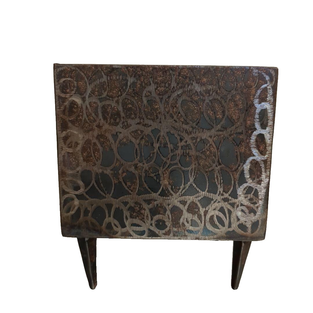 Geometric Pattern Lacquerware Jewelry Box: This lacquerware features geometric patterns, making it ideal as a decorative piece or a small storage container. Design: Black lacquerware, adorned with geometric carvings Material: Lacquered wood