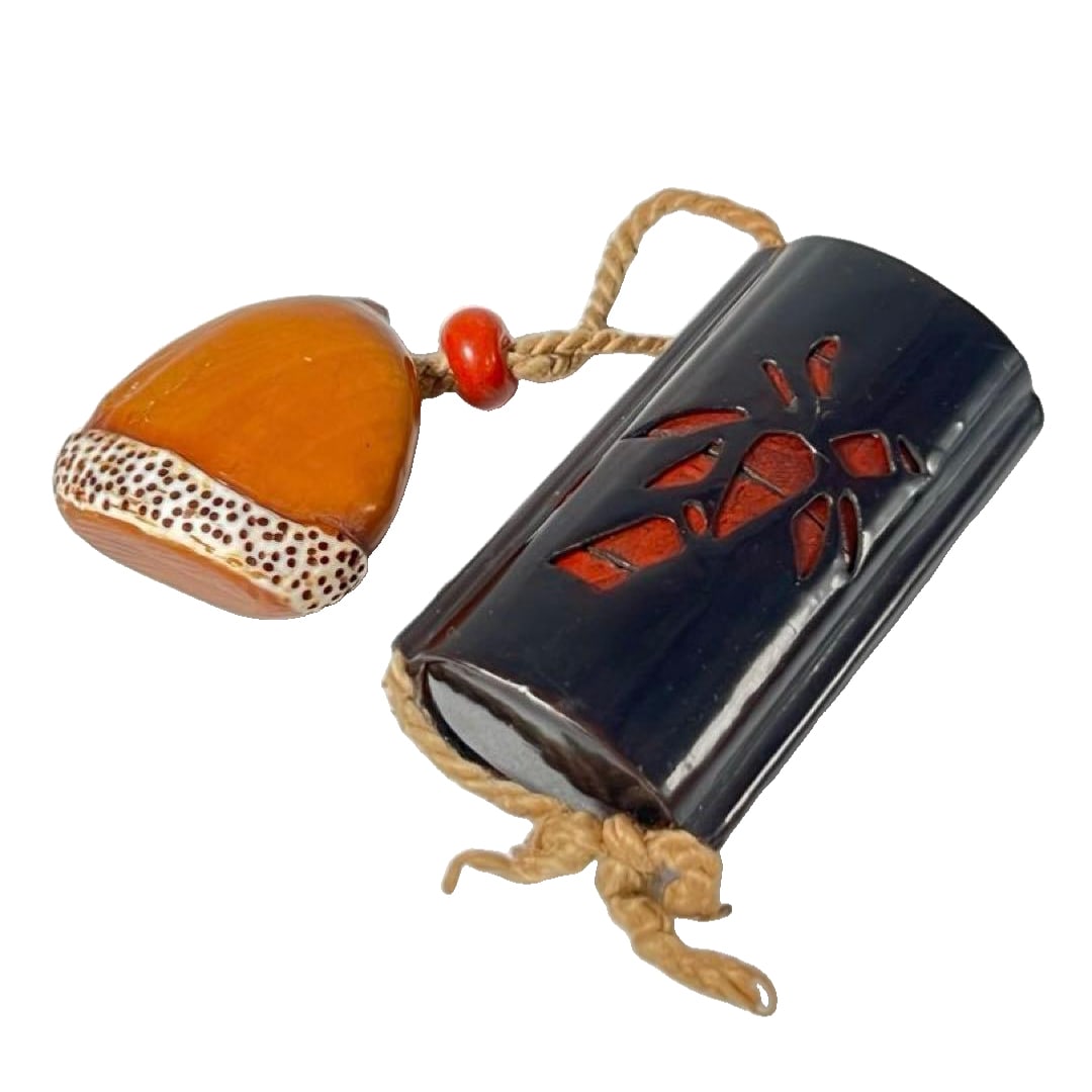 Edo period maki-e inrO with netsuke: Edo period maki-e inrO with netsuke (miniature carving), 55 grams.
