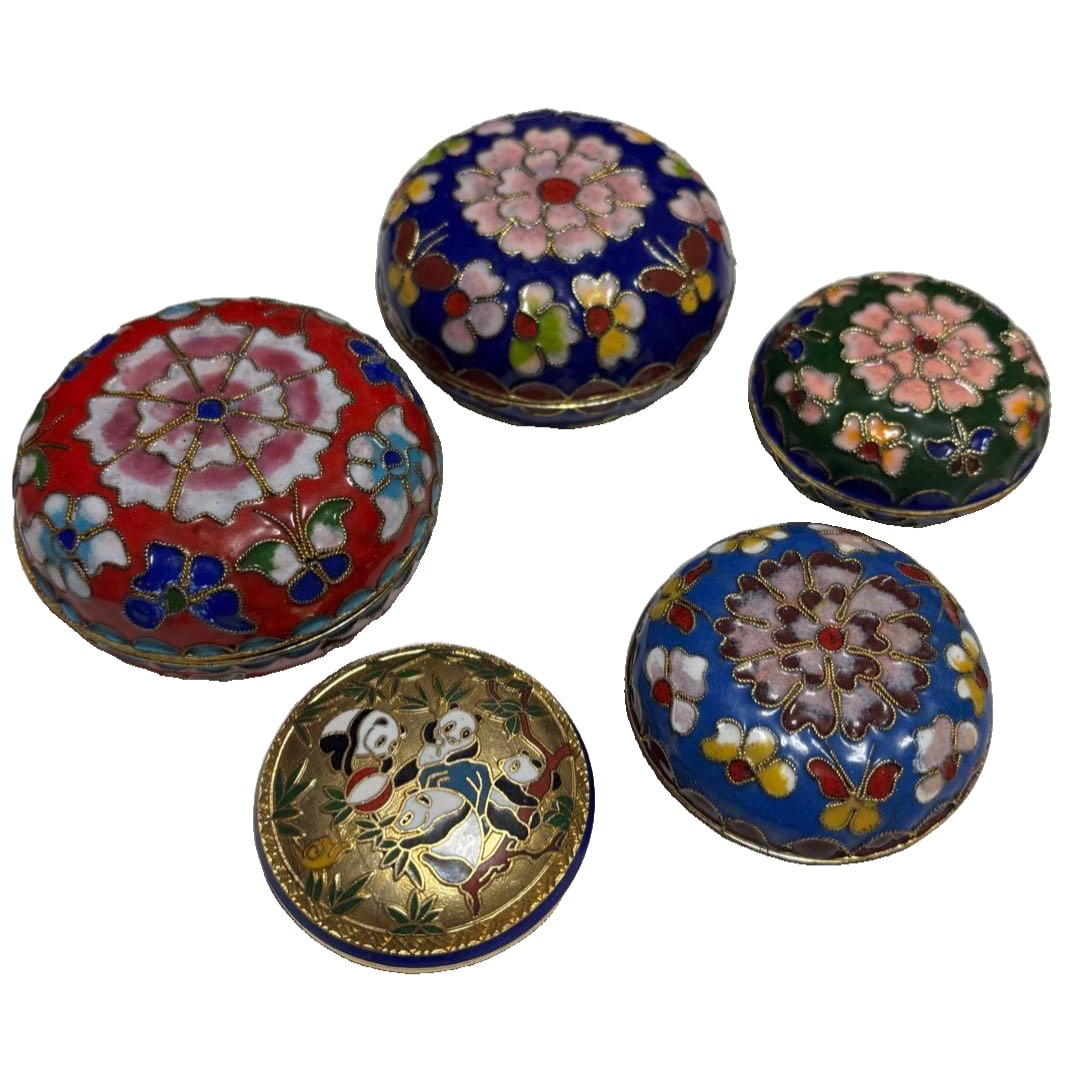 A set of 5 Famille Rose enamel incense boxes/jewelry boxes. (1 of 10)