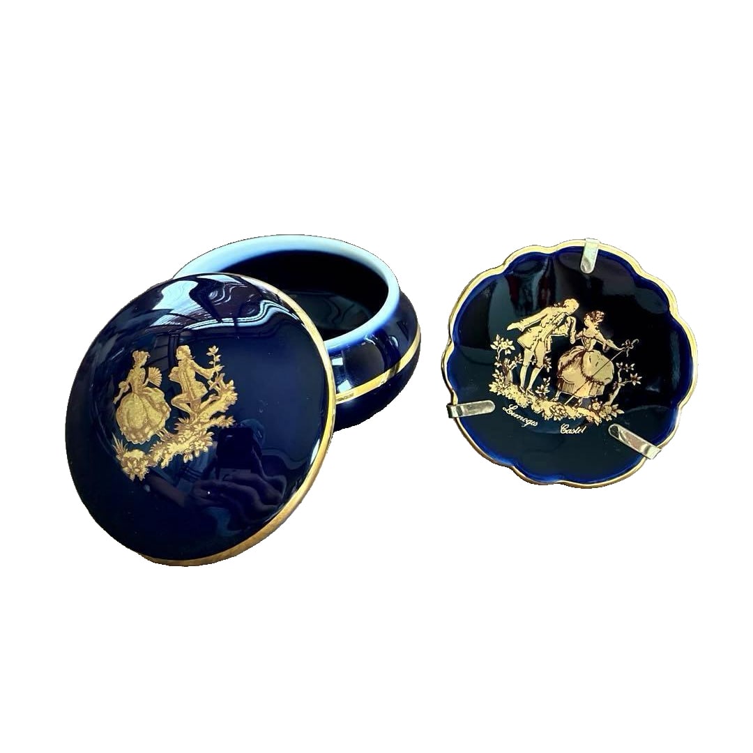 Gilded Incense Box: Circular dark blue incense box with gold pattern. A set of two miniature decorative plates. Color: Navy blue Decoration: Gold pattern Shape: Circular Size: Please refer to the images.