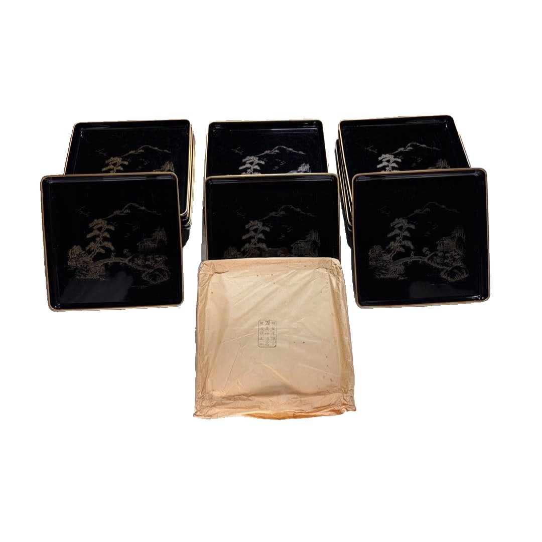 Set of Five Wajima Lacquerware Kaiseki Bento Boxes: Product Name: Wajima Lacquerware Kaiseki Bento Box Set (5 pieces) Dimensions: Approximately Depth 36 cm x Height 5 cm x Width 36 cm Accessories: Box (with signs of wear), or a simpler box than this on
