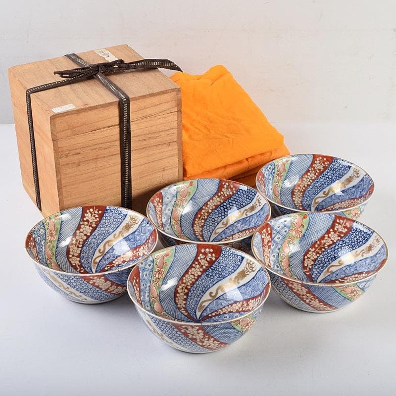 Imari ware, crafted by GorO Taimine Goshomizu, a set of five enamel-painted dessert bowls, (1 of 13)