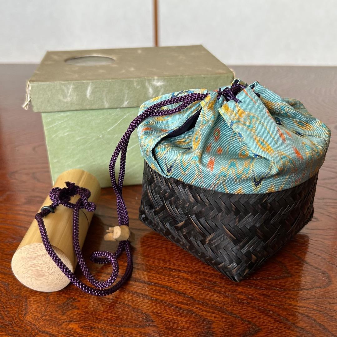 Tea ceremony utensils, including bamboo containers, tea baskets, and drawstring bags. (1 of 6)