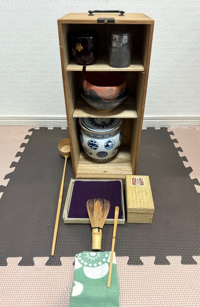 Tea Ceremony Implements: Jujube-shaped Tea Caddy, Tea Bowl, Tea Scoop (1 of 17)