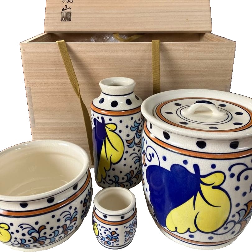 [Condition: Good] Minegu Holland Benige Hozan Mizusashi Kensui Tea Utensils: [Condition: Good] Minegu Holland Benige Hozan Mizusashi Kensui Tea Utensils Minagu Benige Yokota Hozan Accompanied by the original packaging box and carton. The rust has developed a very beautiful