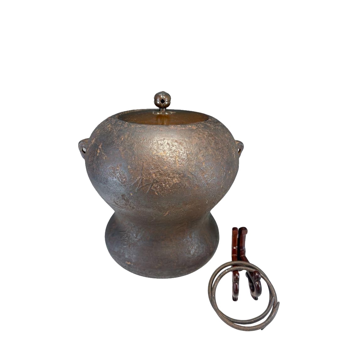 Tea Ceremony Utensil: Gourd-shaped Teapot by Onishi JOkyU (14th Generation Successor), accompanied (1 of 19)