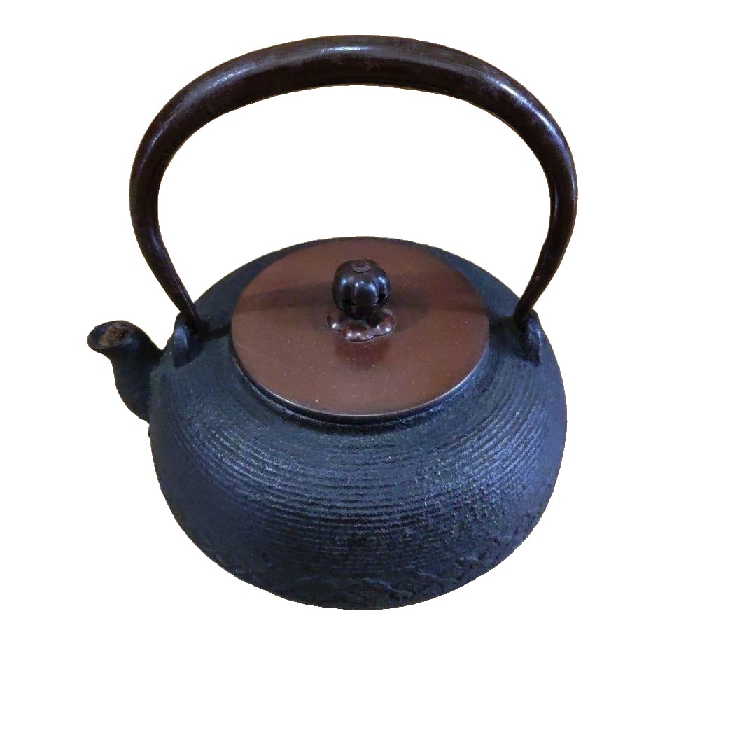 Tea ceremony utensils, Ryubindo iron kettle. (1 of 13)