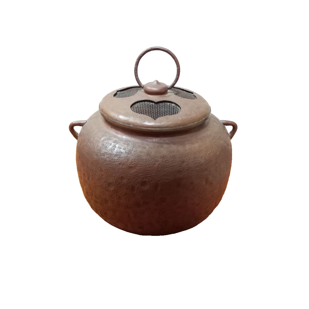 Bronze Teapot: Bronze Teapot, Circular, Height 16 cm, Width 20 cm. This is a circular bronze teapot with a uniquely designed heart-shaped vent hole on the lid. As an antique, the body exhibits rust, discoloration, m