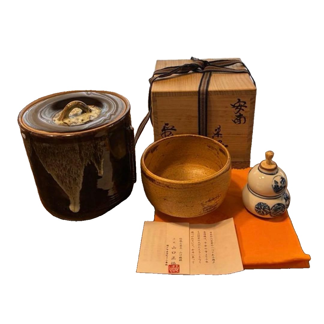 Tea ceremony utensils produced by Yamaguchi Jotetsu and Suimine, including ceramic tea sets, water: Tea Ceremony Utensils, Set of Three 1. Water Pot, Mizusashi Diameter 13.5 cm x 15.5 cm 2. Tea Utensils: Yamaguchi Sadatetsu, Yamaguchi Shogo Diameter 11.5 cm x 7.5 cm 3. Fuchidaka Diameter 6.1 cm x 7 