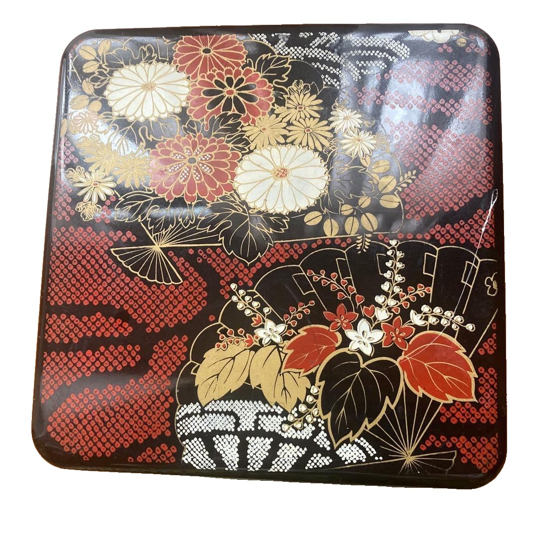 Lacquered Bento Box, Three-Tiered Box. (1 of 5)