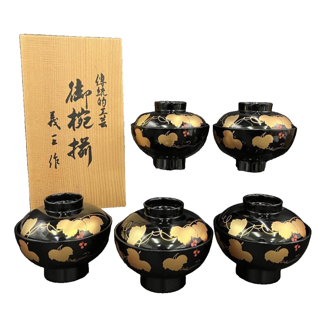 Aizu lacquerware maki-e soup bowls, a set of five, crafted by Yoshikura. Black lacquer with gold: A set of five Aizu lacquerware maki-e soup bowls, crafted by Yoshizo, featuring black lacquer with gold edges, accompanied by a wooden box, brand new and unused. This is a set of five soup bowls adorn
