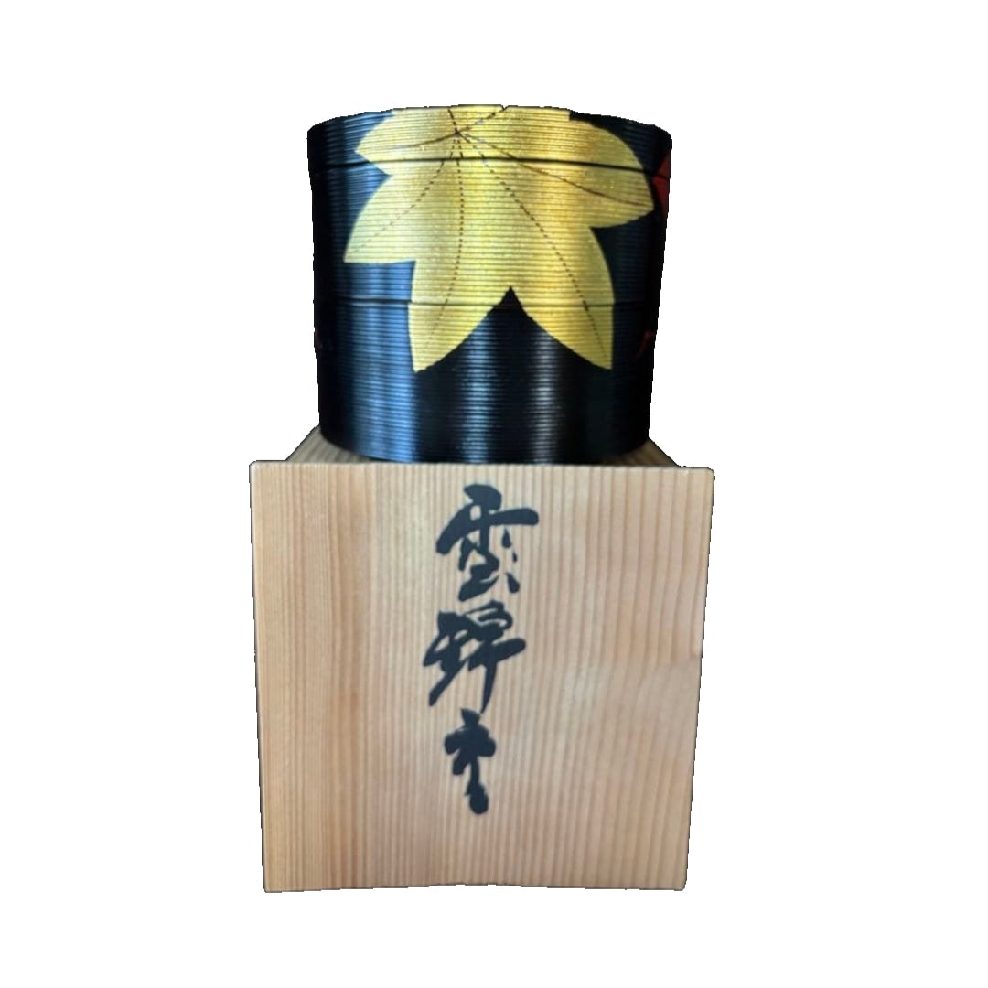 Lacquered Bento Box with Maple Leaf Pattern, Three Tiers, Accompanied by a Wooden Box (1 of 8)