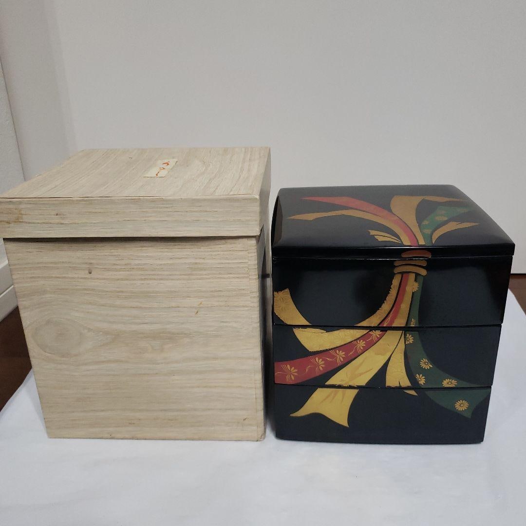 Aizu lacquerware, wood lacquer, black three-tiered bento box. (1 of 10)