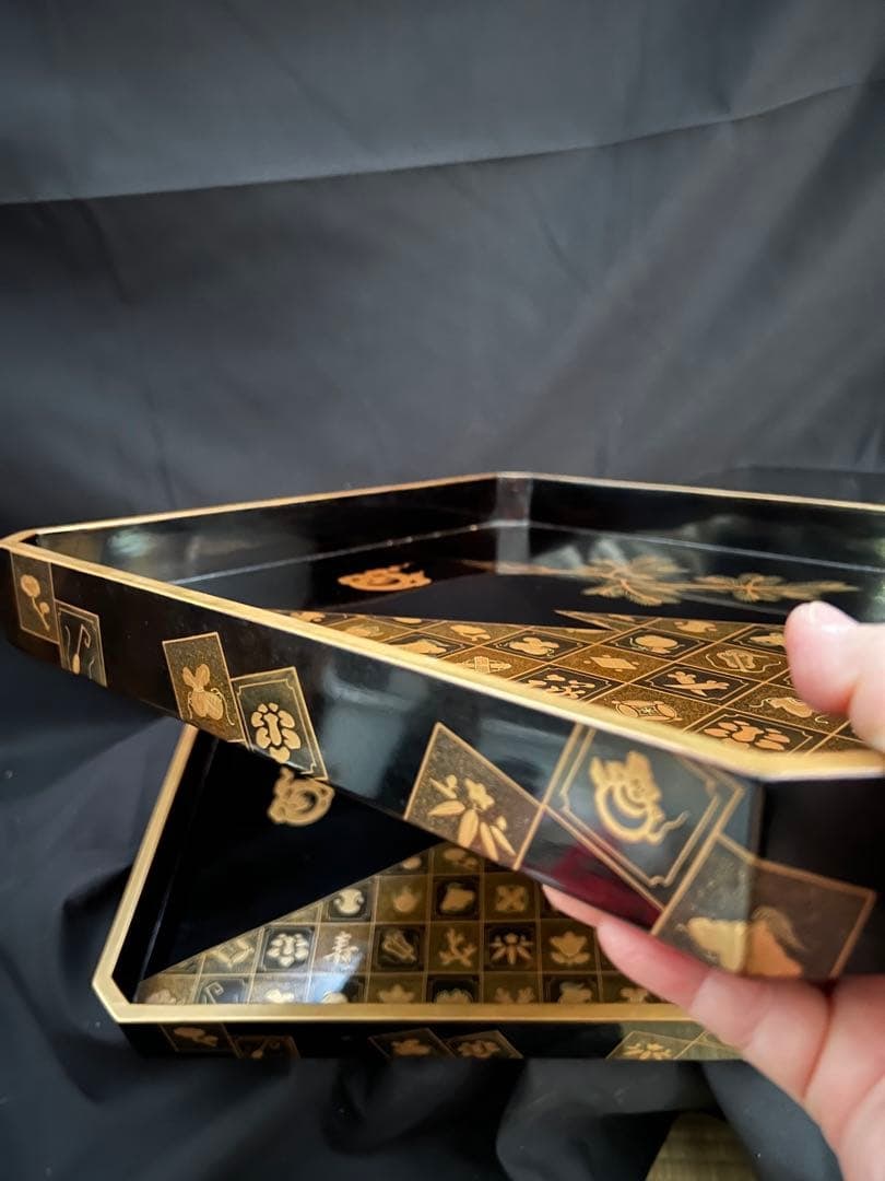 Stackable trays, decorated with maki-e (gold lacquer) designs. - 11