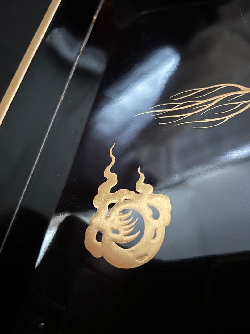 Stackable trays, decorated with maki-e (gold lacquer) designs. - 8