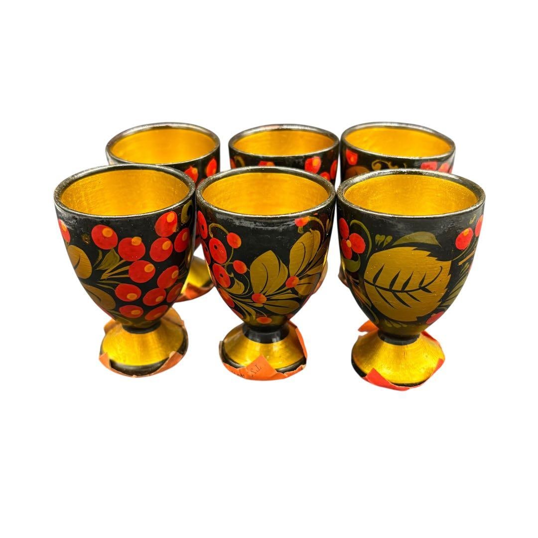 A set of six Soviet-made Khokhloma painted cups.: This is a wooden cup coated with Khokhloma lacquer, sold in Moscow during the Soviet period (early 1960s). It has remained unused, displayed on a shelf until now. Khokhloma painting is a traditional R