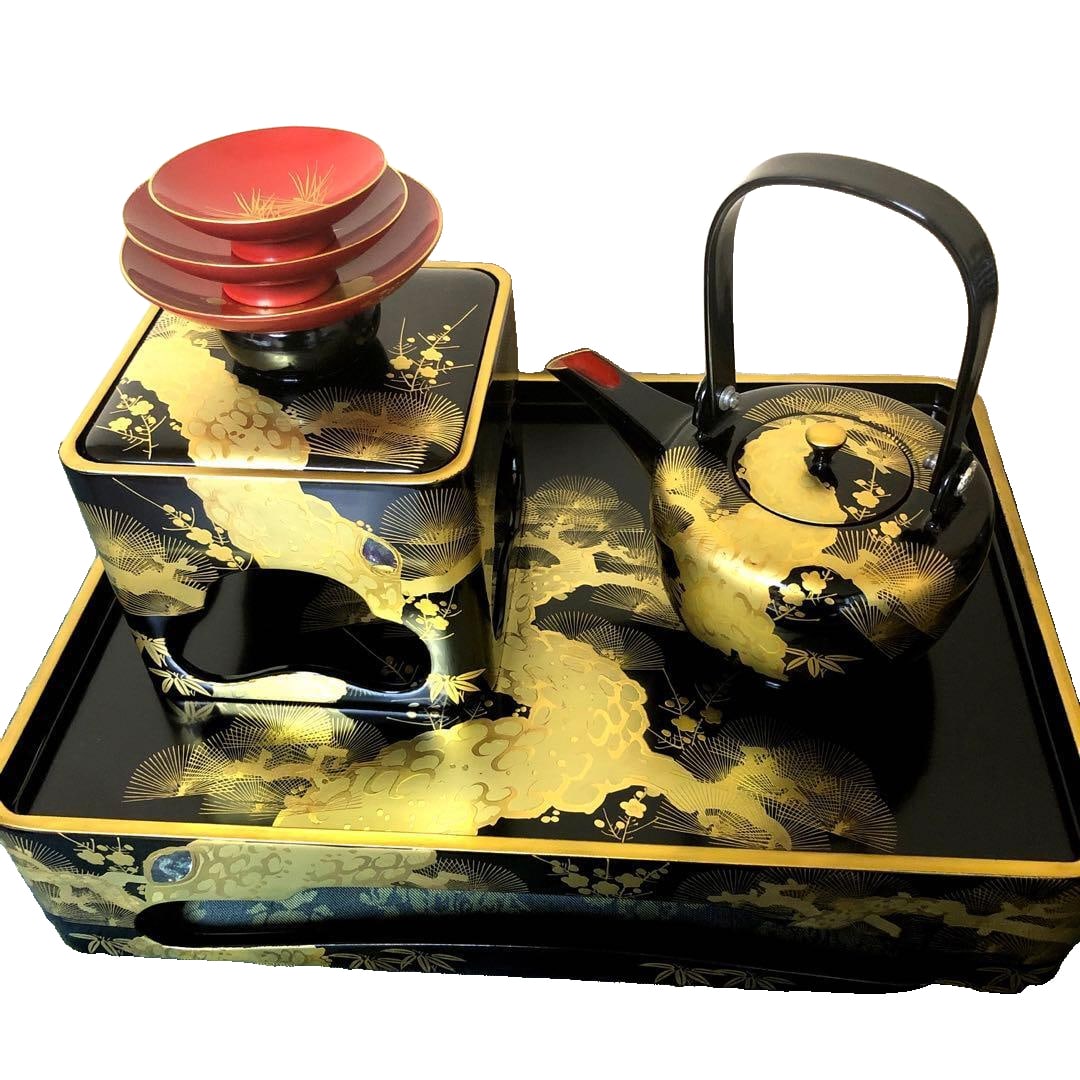 Maki-e (gold lacquer) style, wooden lacquerware, craftwork, artwork, mother-of-pearl inlay.: Painted in the (gold lacquer) style, wooden lacquerware, craftwork, artwork, mother-of-pearl inlay. Due to long-term storage, I have listed it as "near mint." Stand dimensions: 36×26×8 Sake vessel, 