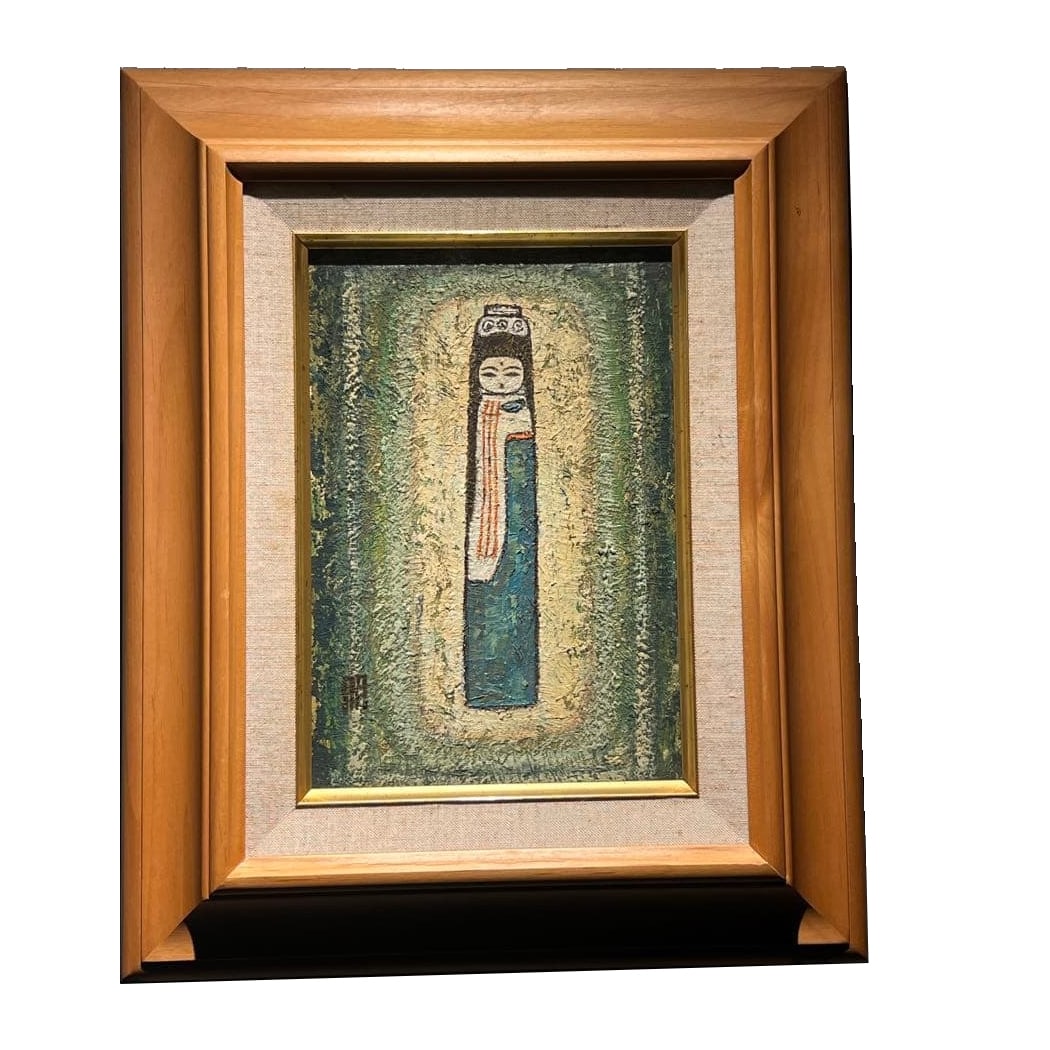 Takahashi Teruko [Chinese Ethnic Minorities] Hand-painted Oil on Canvas: This is an oil painting set in a charming wooden frame, with a background of soft color gradients, depicting an abstract doll-like figure. The overall impression conveys a sense of eeriness and forebo