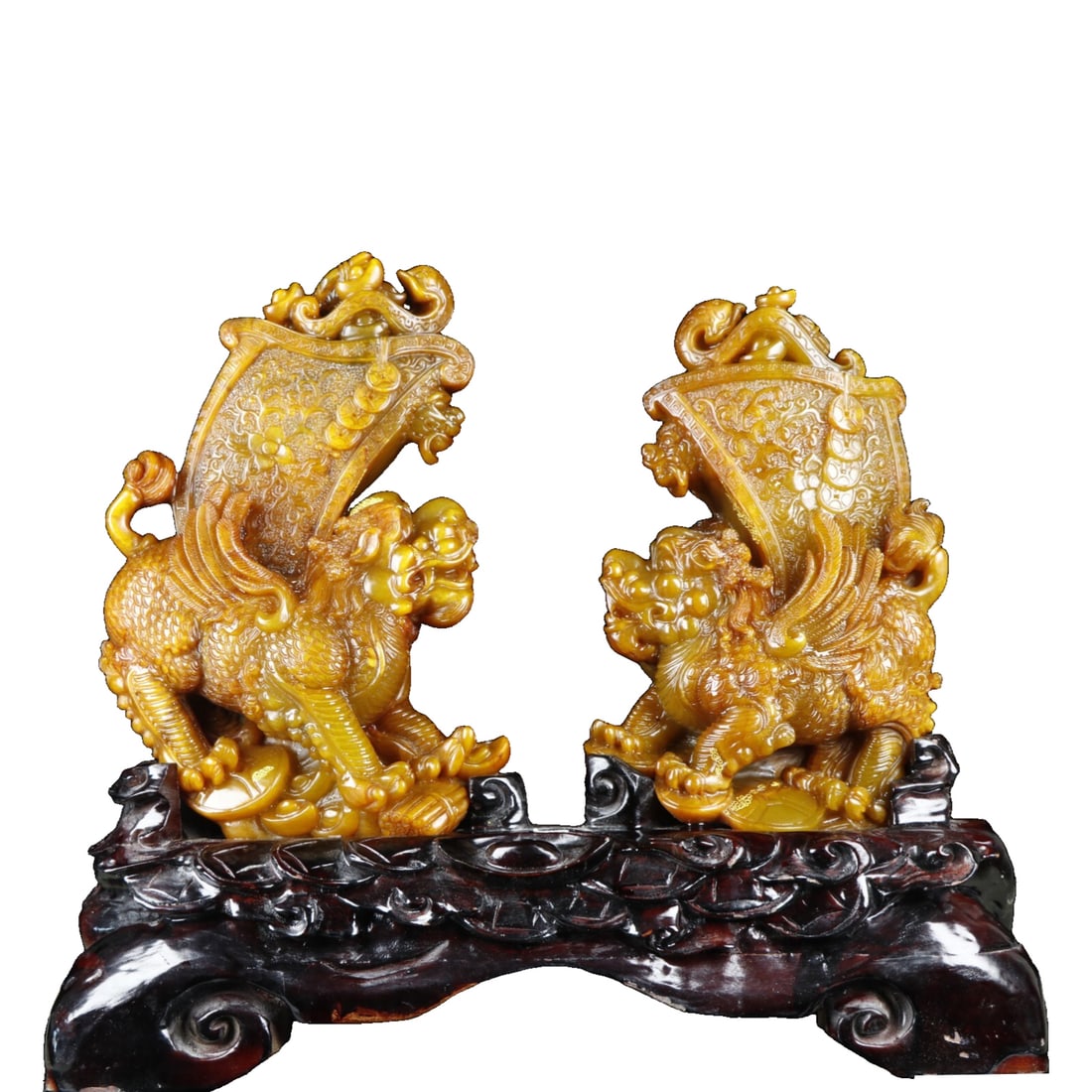Tianhuang stone (by Ding Jing) "Auspicious Beast Presenting Good Fortune" ornament: Tian Huang Stone (by Ding Jing) "Auspicious Beast" ornament Dimensions: 45cm in height, 23cm in width, weighs 26.8 jin