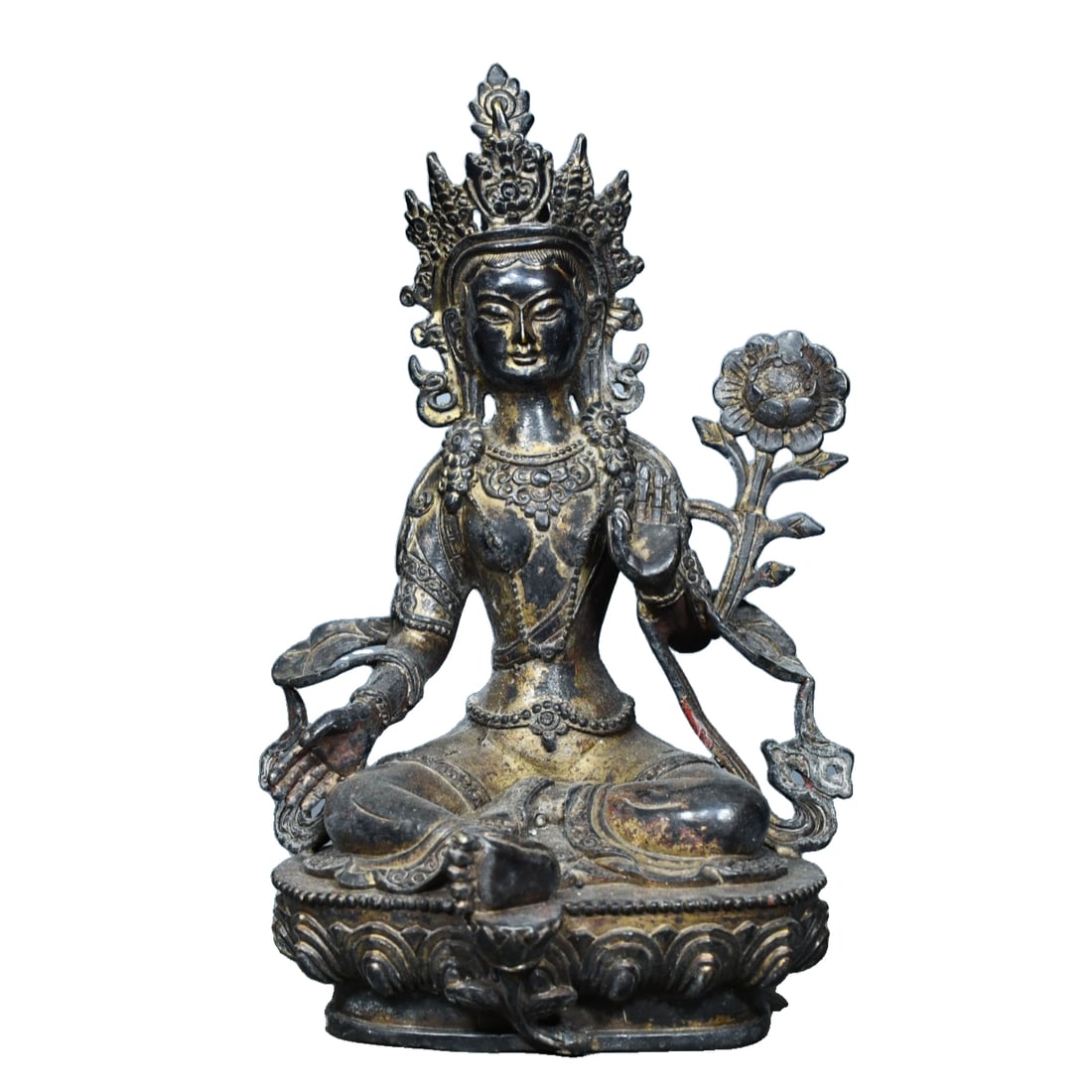Tibetan ancient bronze Buddha statue, Green Tara sculpture.: Tibetan antique bronze Buddha statue, Green Tara sculpture, with a thick and heavy body, elegant color, and a rich and ancient patina, naturally aged and simple, showing great artistic and collectible