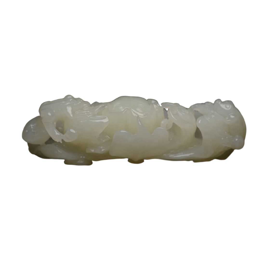 Hetian jade brings wealth and fortune.: Hetian Jade Brings Wealth Specifications: 9.1×3.6×2.8 cm, weighs 100 grams.
