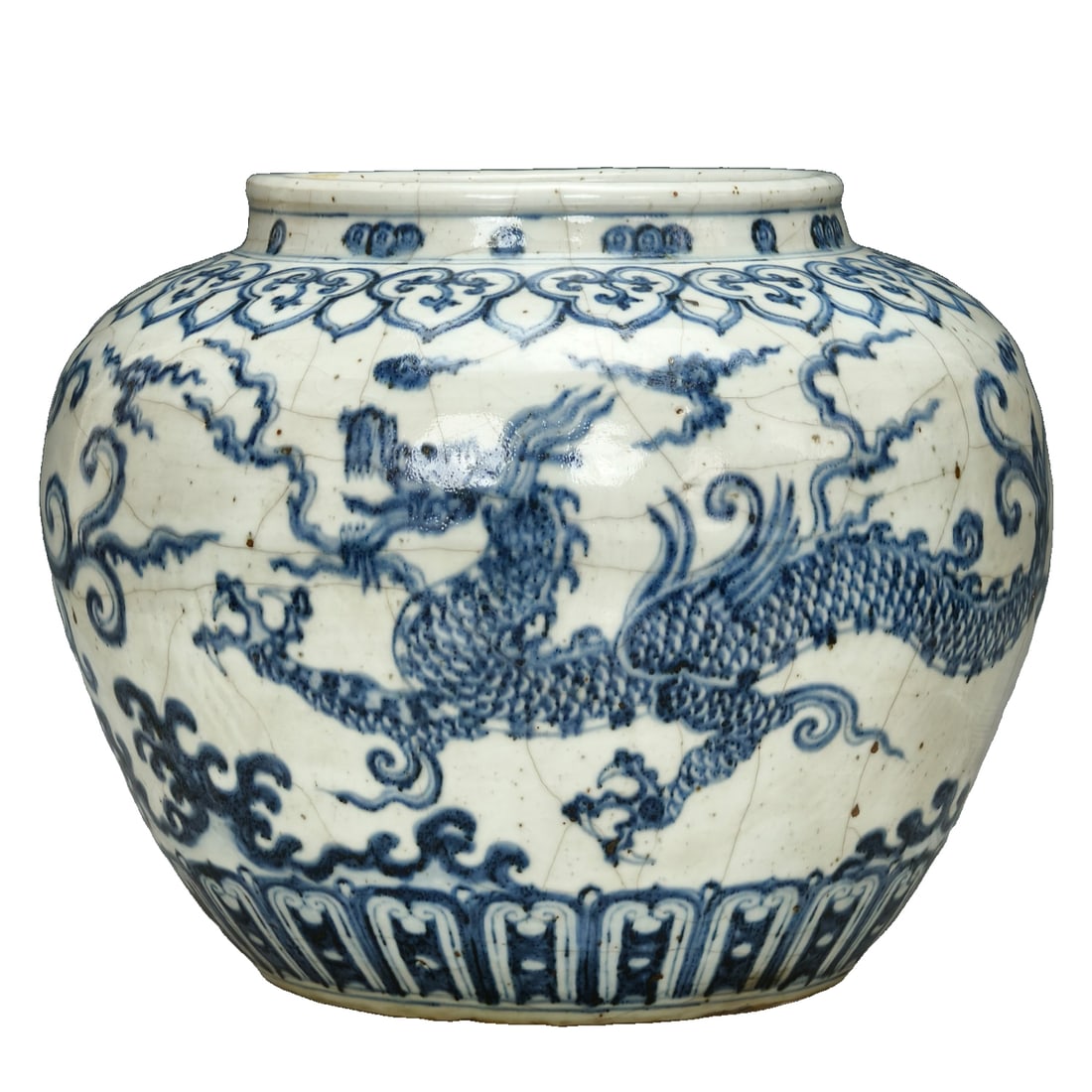 Early Ming Dynasty "Yongxuan" blue and white painted winged dragon pattern jar.: In the early Ming Dynasty, there is a "Yongxuan" blue and white dragon-patterned jar painted with Manchu designs, measuring 28 cm in height and 34 cm in width. The glaze is evenly applied, full and