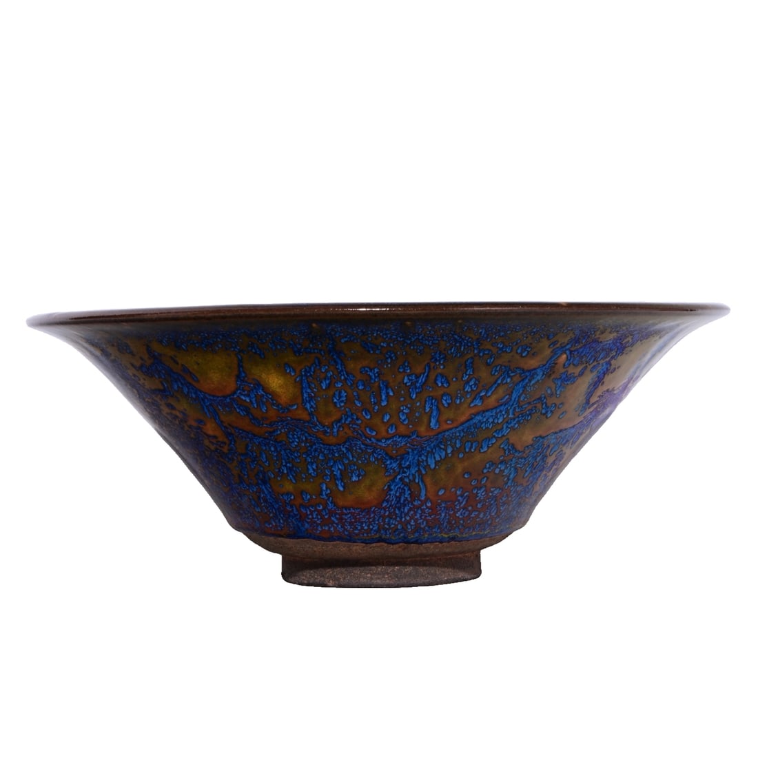 Song dynasty Jian kiln tea bowl with variegated glaze, inscribed with Emperor Taizong's mark.: This Song Dynasty Jian kiln cup with a Yongzheng mark features a height of 8.5 cm and a mouth diameter of 21.5 cm. The vessel has a sturdy shape, with a wide and outward-flaring cup wall, and elegant