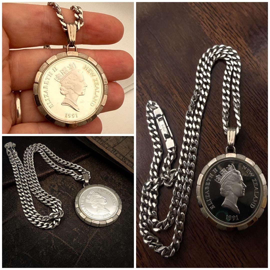 Second-hand K18GP WG gold-plated necklace, large Elizabeth coin pendant: K18GP WG gold-plated necklace, large Elizabeth coin pendant