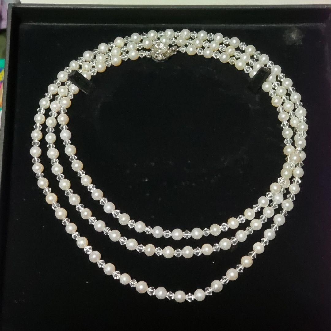 Second-hand - Brand new unused pearl necklace: Brand new unused pearl necklace It is 123 centimeters long. It can be used for various purposes such as making necklaces and bracelets.
