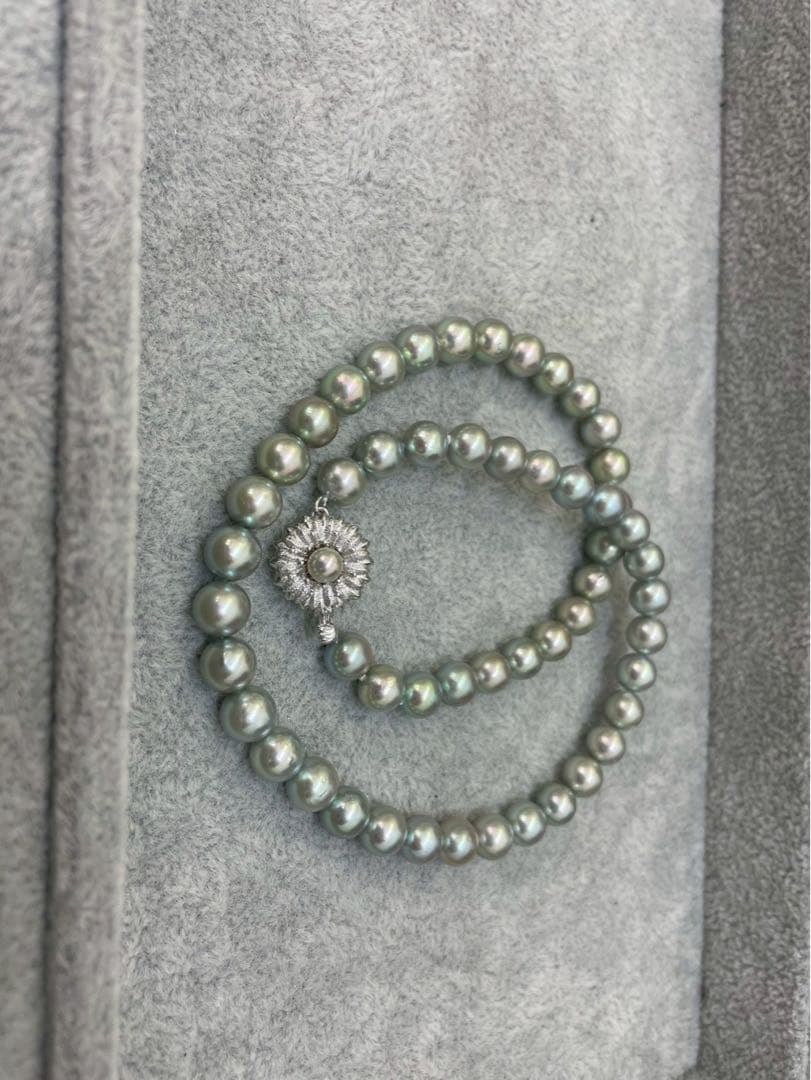 Second-hand - Grey Akoya Pearl Necklace (7.5-8.0 mm): Product Information and Specifications Type: Akoya Pearl Color: Gray Size: Approximately 7.5-8.0 millimeters Shape: Round