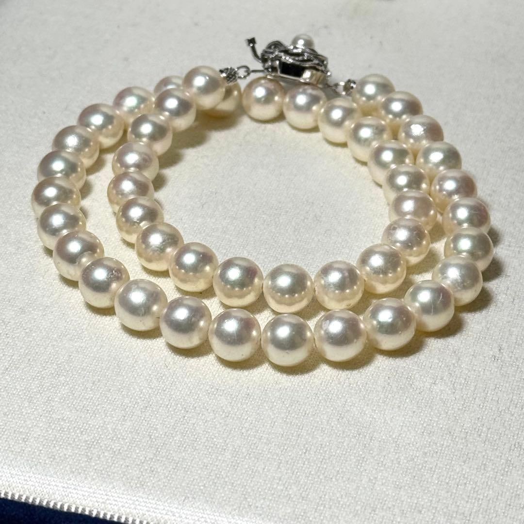 Second-hand - Large Akoya pearl necklace, approximately 8.5-9 millimeters: Large Akoya Pearl Necklace, 925 Silver, approximately 8.5-9mm Dimensions (Approximate) Necklace Length: 42 cm Pearl Size: 8.5-9 mm Weight: 44.9 grams