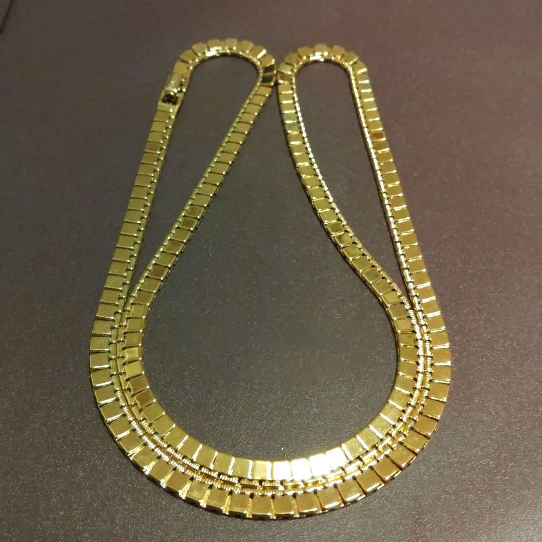 Second-hand MONET gold-plated necklace: A casual-style gold-plated necklace with an adjustable design. Brand: Monet Material: Gold-plated Design: Chain necklace Style: Casual Length: 60 centimeters
