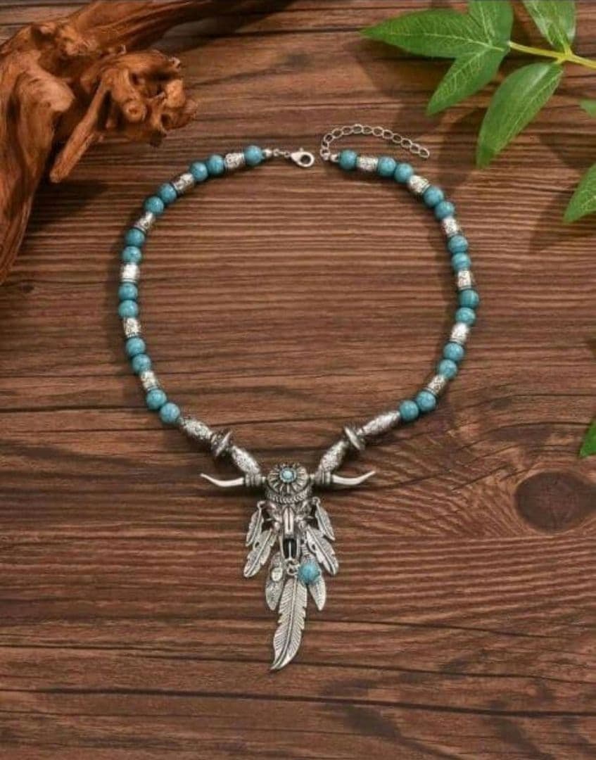 Second-hand - Women's Silver Eagle Pendant Necklace, paired with vintage turquoise: Ladies' Silver Eagle Pendant Necklace, paired with vintage turquoise Material: Alloy Color: Silver Pendant size: about 8 x 4.5 cm Chain length: about 42.5 + 5 cm