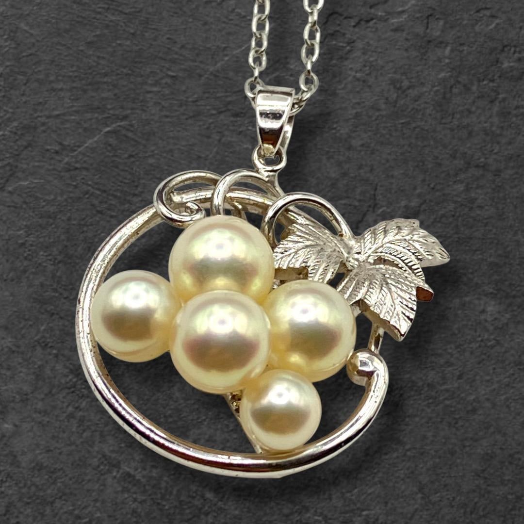 Second-hand MIKIMOTO pearl necklace (5 pearls): Product [MIKIMOTO Pearl Grape Design Necklace, Silver] Material: Silver (Stamped Silver) Color: Silver tone × Pearl white tone Country of Origin: To be confirmed by marking. Size Description: Not ava