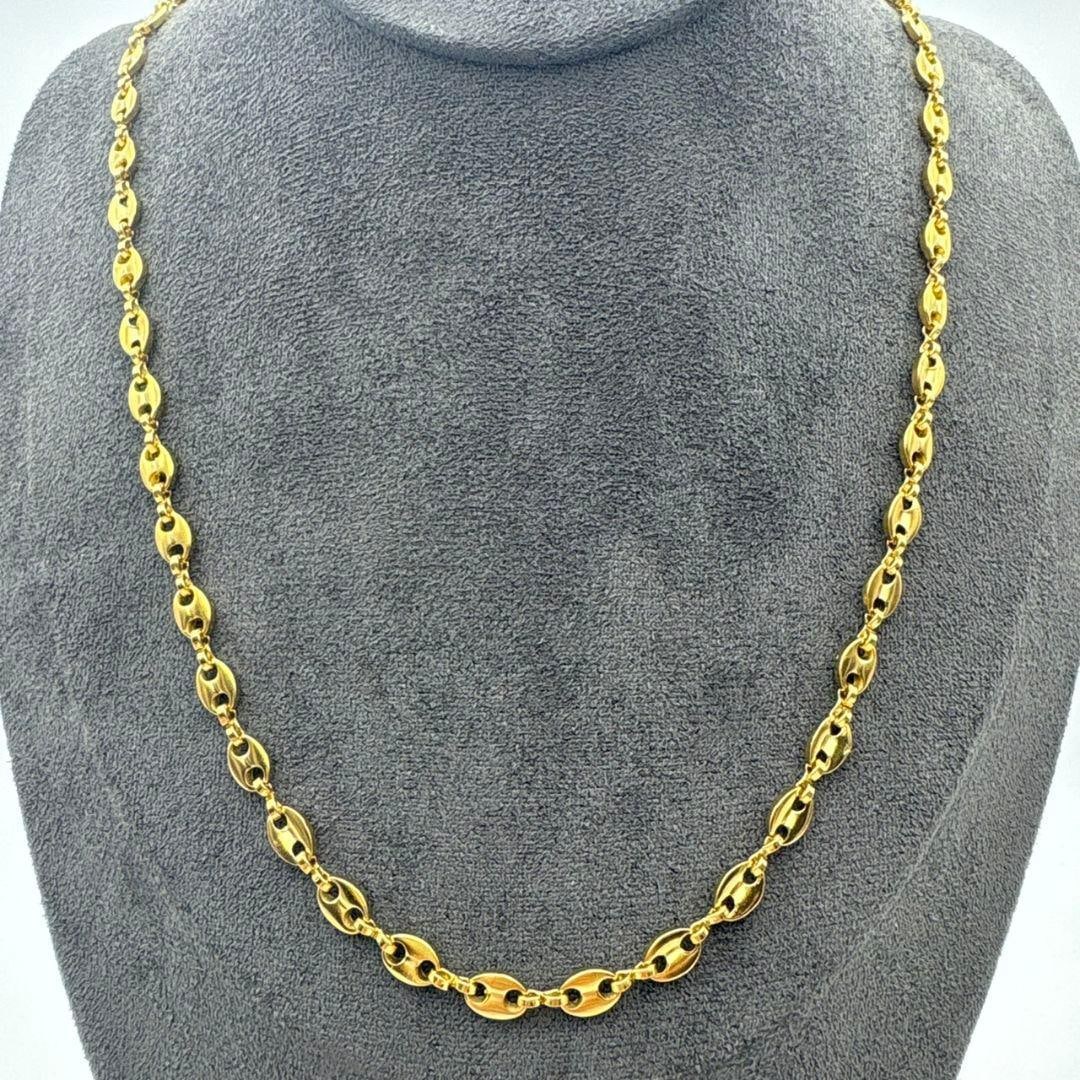 Second-hand - Vintage K18 gold necklace, simple Cuban chain design, for men.: Vintage K18 18K Gold Necklace, featuring a simple Cuban link design, for men Color Gold Total Length Approximately 60 cm Chain Width Approximately 5 mm Weight Approximately 15 grams Material 18K GP