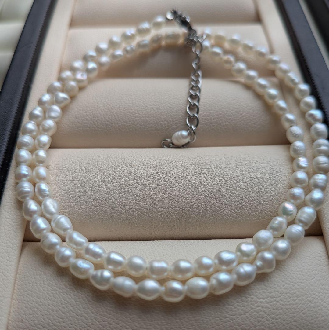 Second-hand - Baroque style pearl necklace.: This is a necklace made of freshwater keshi pearls. The product will be shipped randomly. The pearls have a diameter of approximately 3.5 millimeters, with a total length including accessories of