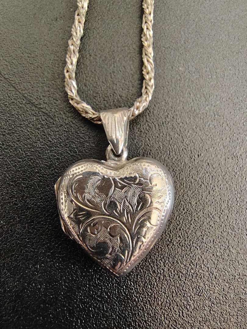 Second hand - 925 silver heart-shaped pendant necklace: 925 silver heart-shaped pendant necklace