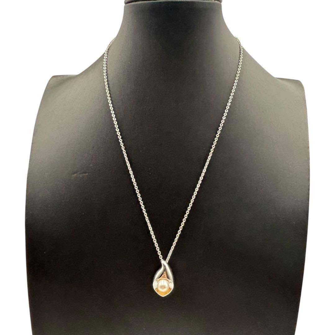 Second-hand TASAKI necklace, single pearl, 6.1mm, natural pearl, teardrop design: TASAKI necklace, single pearl, 6.1mm, natural pearl, teardrop design Product Material/Color: Silver Accessories: None Unisex Easy to match with various styles, from business casual to casual wear.