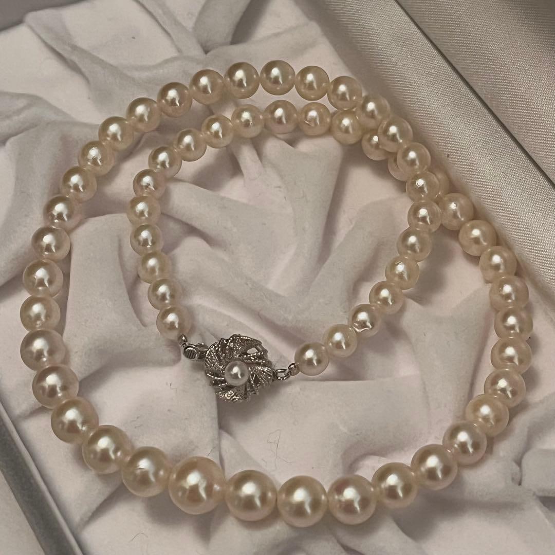 Second-hand - Akoya Pearl Necklace (6-9.2 mm) - Silver: Akoya Pearl Necklace (6-9.2mm) - Silver, Dimensions Pearl size: 42 cm Total length 44.5 cm Pearl size 6-9.2 mm