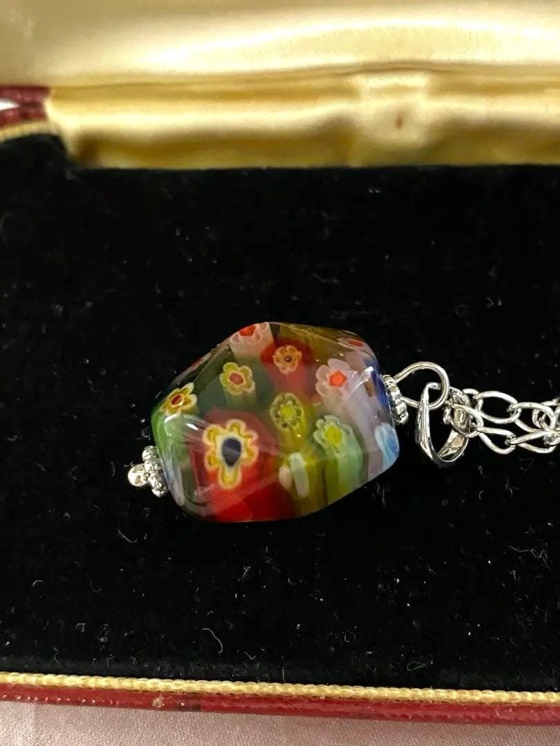 Second-hand - Venetian glass necklace, floral pattern, turquoise glass, 925 silver: This is a beautiful glass necklace that looks soothing just by looking at it. Marking: silver925. This item is made of material close to pure silver.