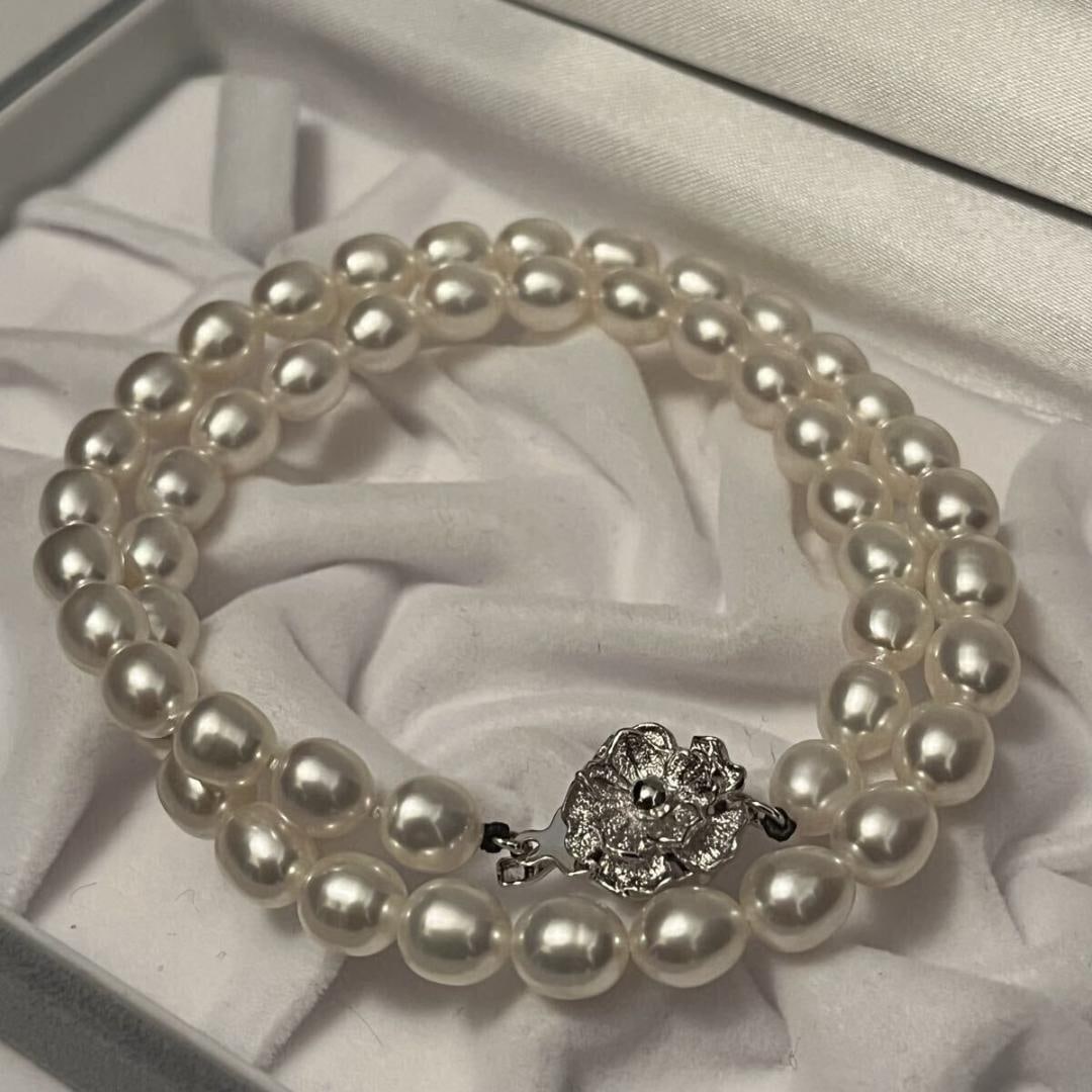 Second-hand - Pearl necklace, silver, pearl diameter 6.9-7.5 millimeters.: Pearl necklace, silver, pearl diameter 6.9-7.5 millimeters. Dimensions Total length 44 centimeters Bead size: 41 centimeters Bead size 6.9-7.5 millimeters