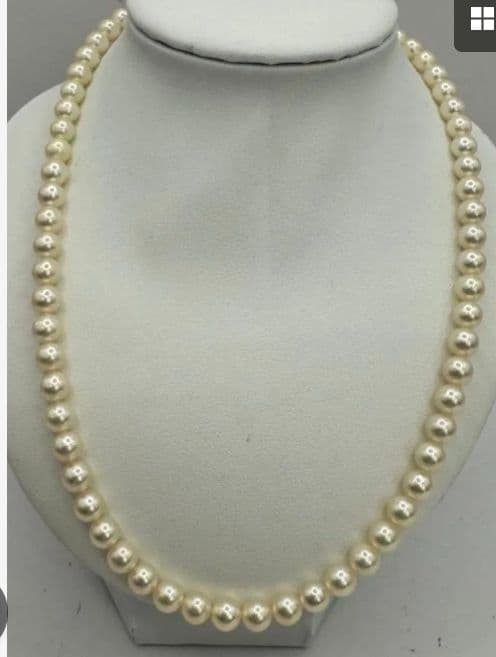 Second-hand TASAKI Akoya pearl necklace: This 43cm TASAKI pearl necklace features Akoya pearls with a Hanadama (highest quality) certificate, in an elegant pinkish-white color, with pearl sizes ranging from 6-6.5mm. Brand: TASAKI Pearl Mater