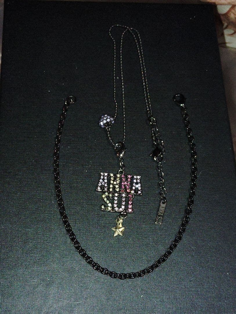 Second hand - ANNA SUI pendant and black necklace (1 of 5)