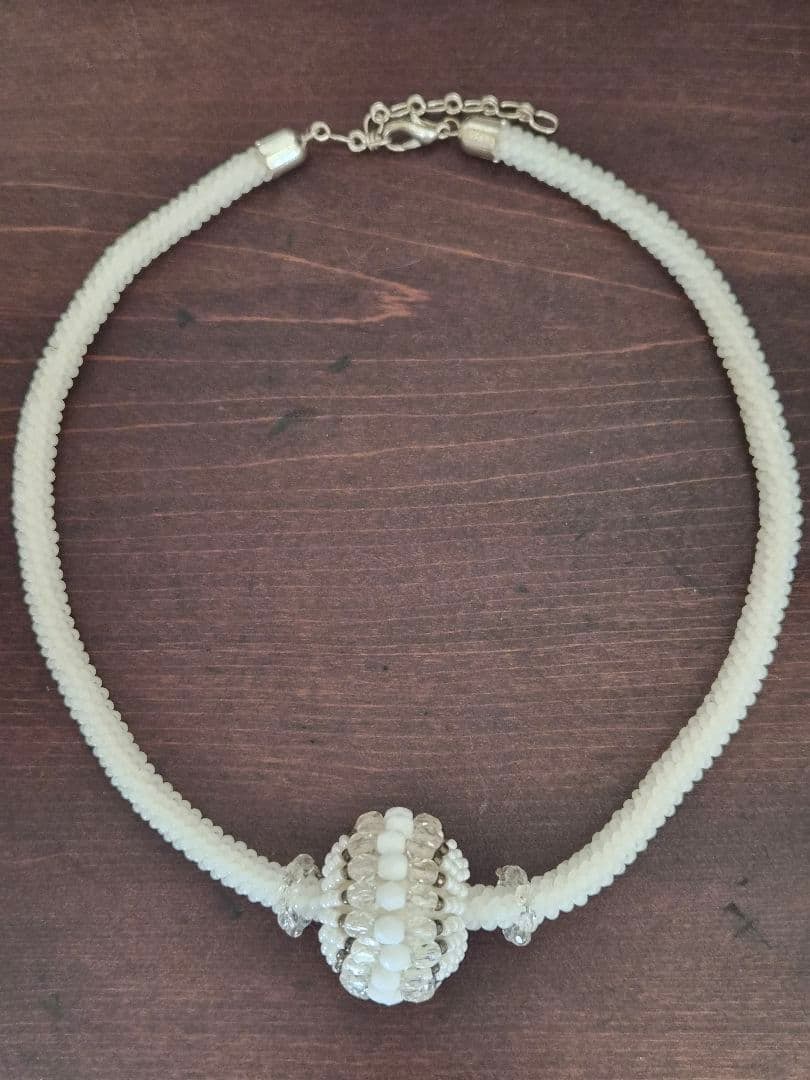 Second-hand - Handmade beaded necklace from northern Bohemia. (1 of 12)