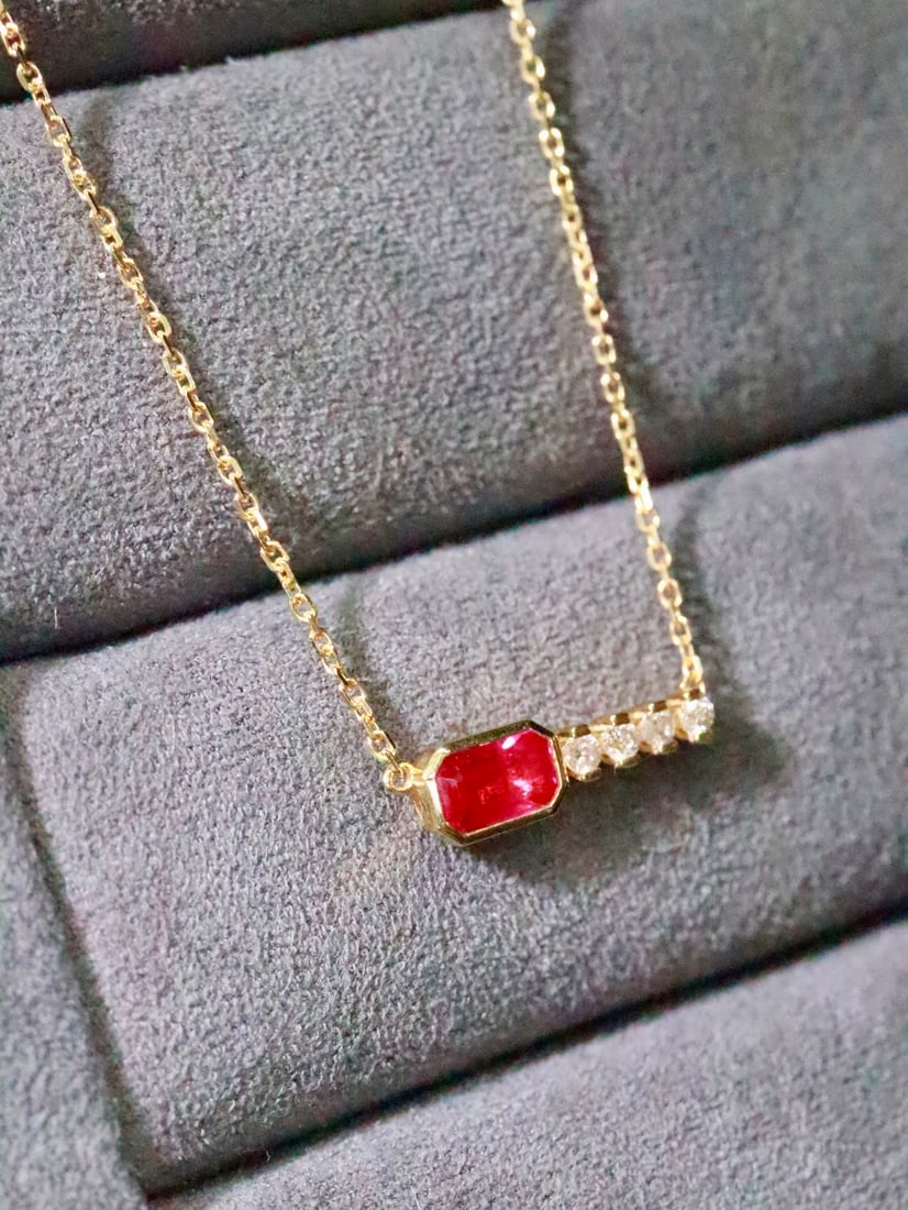 18K Gold Ruby Collarbone Necklace - 4