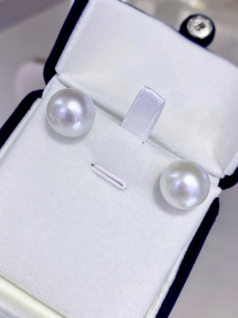 Pearl earrings - 2