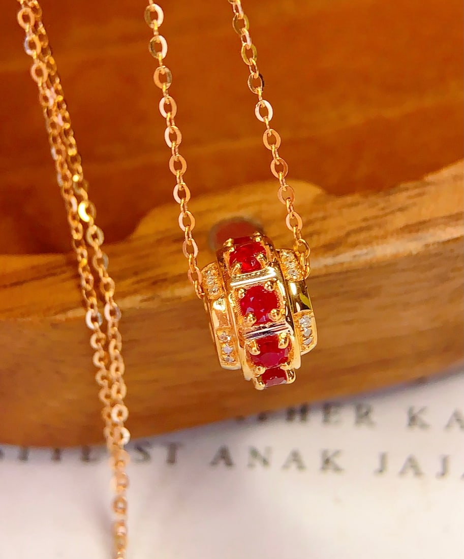 18K Gold Ruby Collarbone Necklace - 3